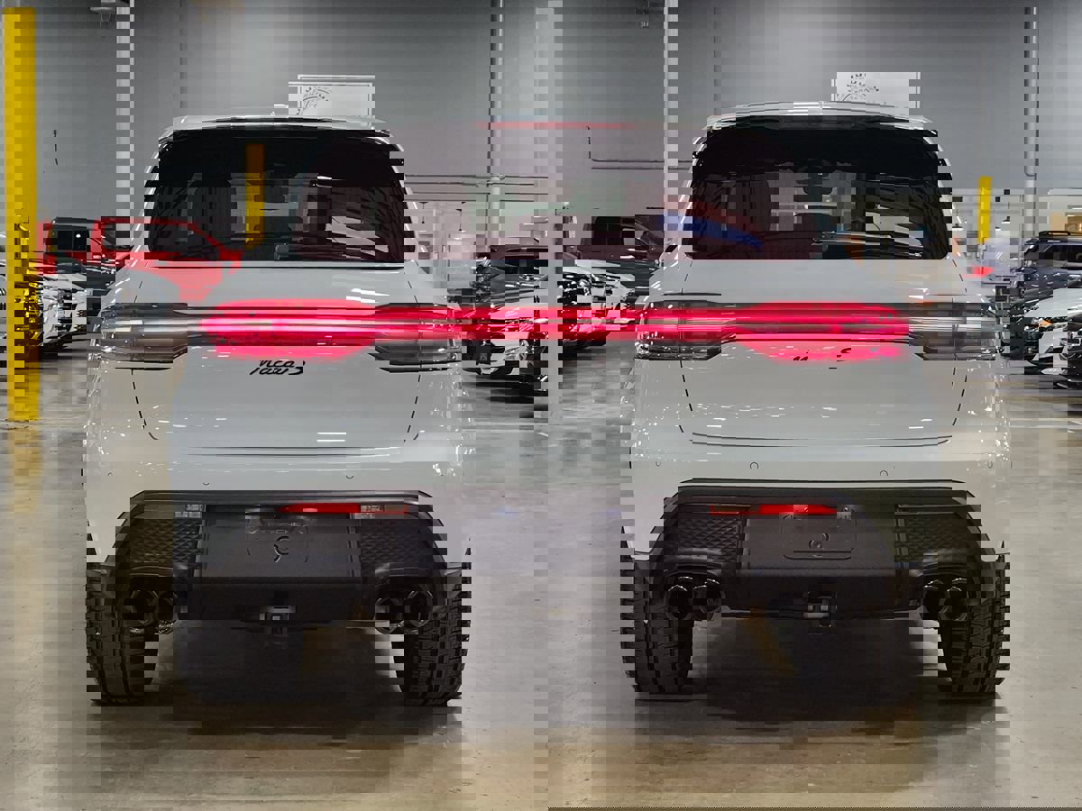 Used 2023 Porsche Macan S image 10