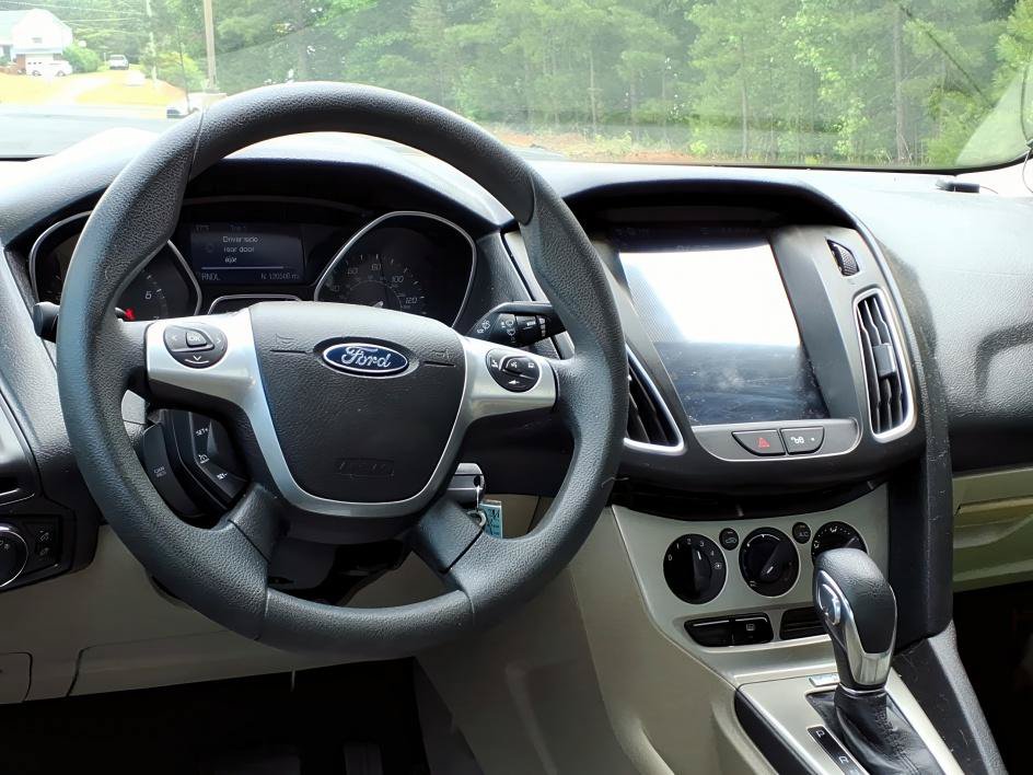 Used 2014 Ford Focus SE FWD image 10