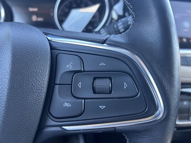 Used 2022 Buick Encore GX Essence w/ Experience Buick Package FWD image 18