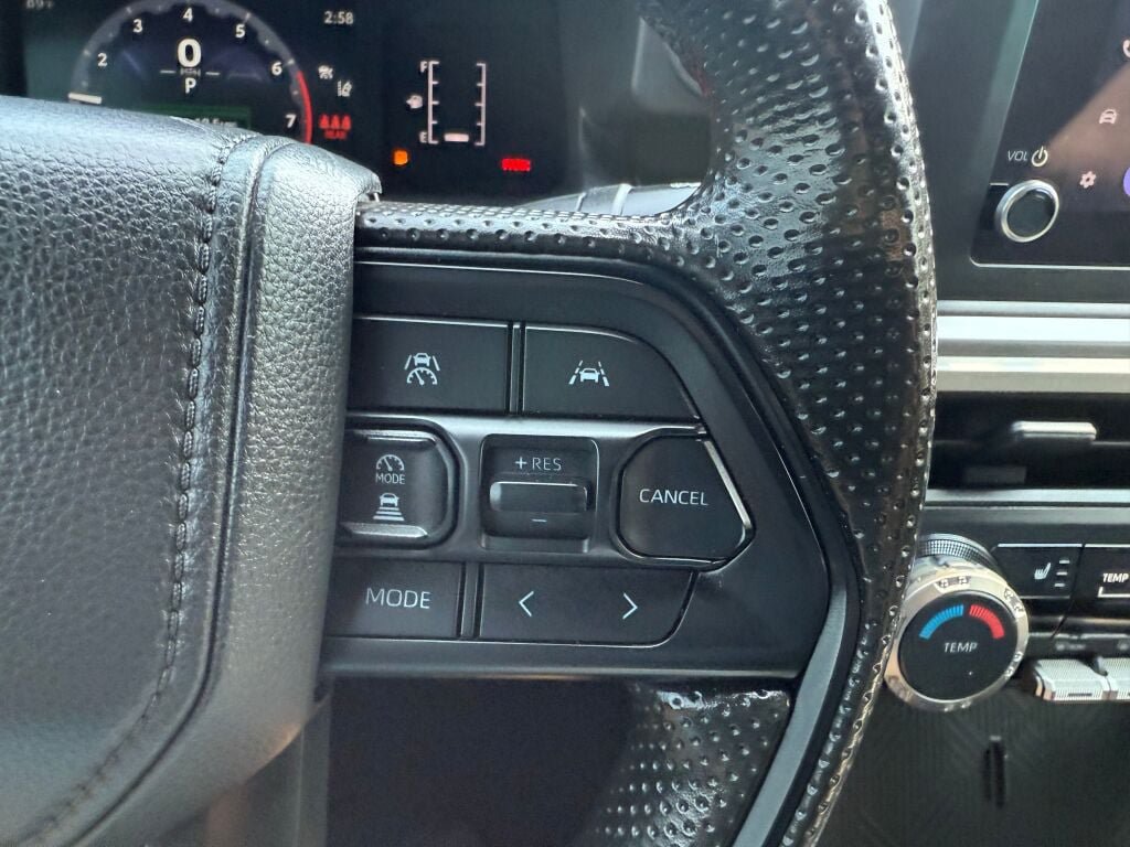 Used 2025 Toyota Tacoma SR5 AWD/4WD image 14