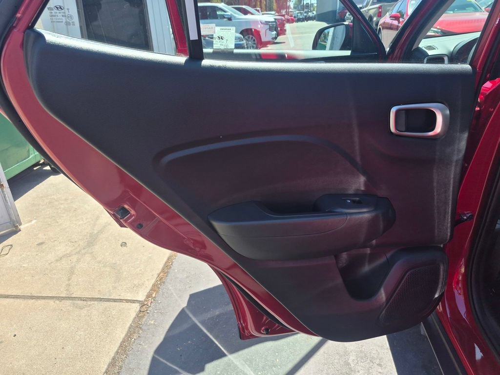 Used 2026 Hyundai Venue SE FWD image 29