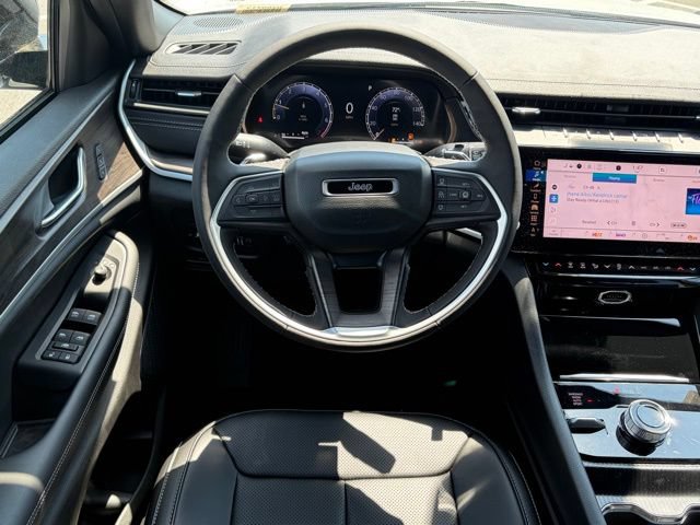 New 2026 Jeep Grand Cherokee Limited w/ Luxury Tech Group II AWD/4WD image 31