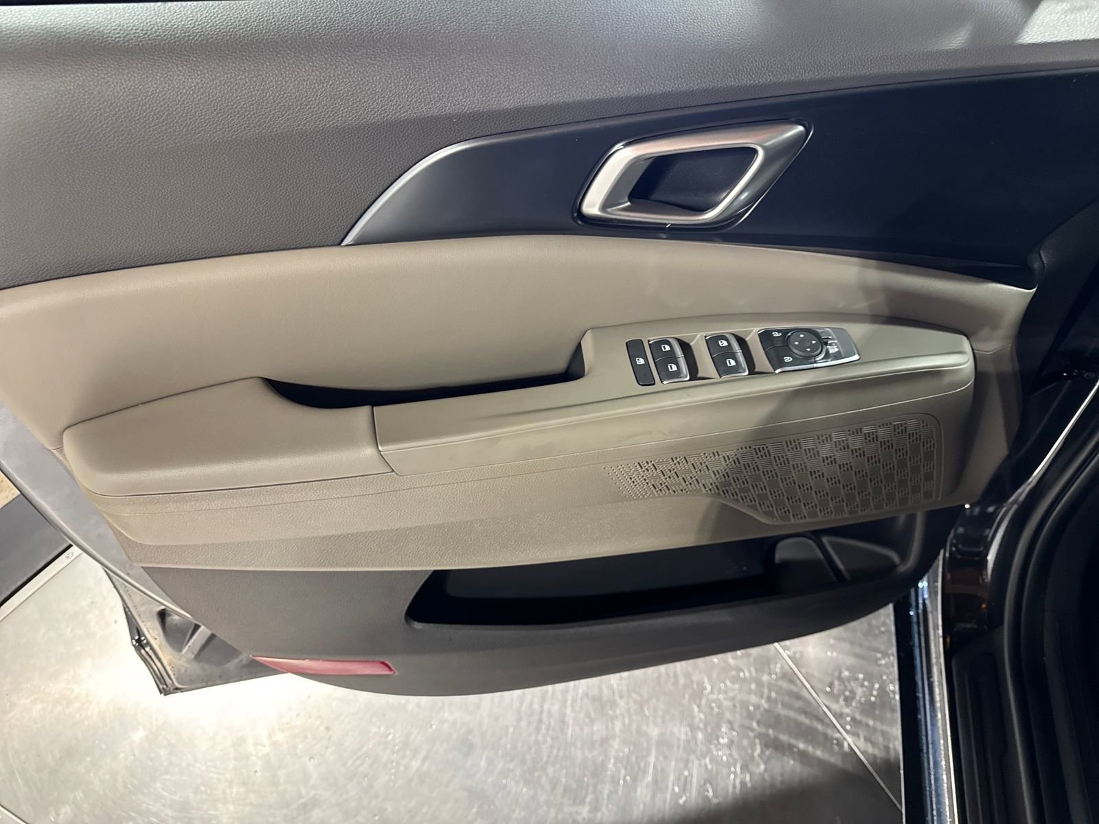 New 2026 Kia Carnival LXS image 15