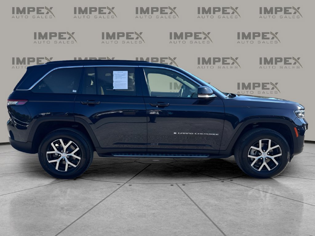 Used 2025 Jeep Grand Cherokee Limited AWD/4WD image 6
