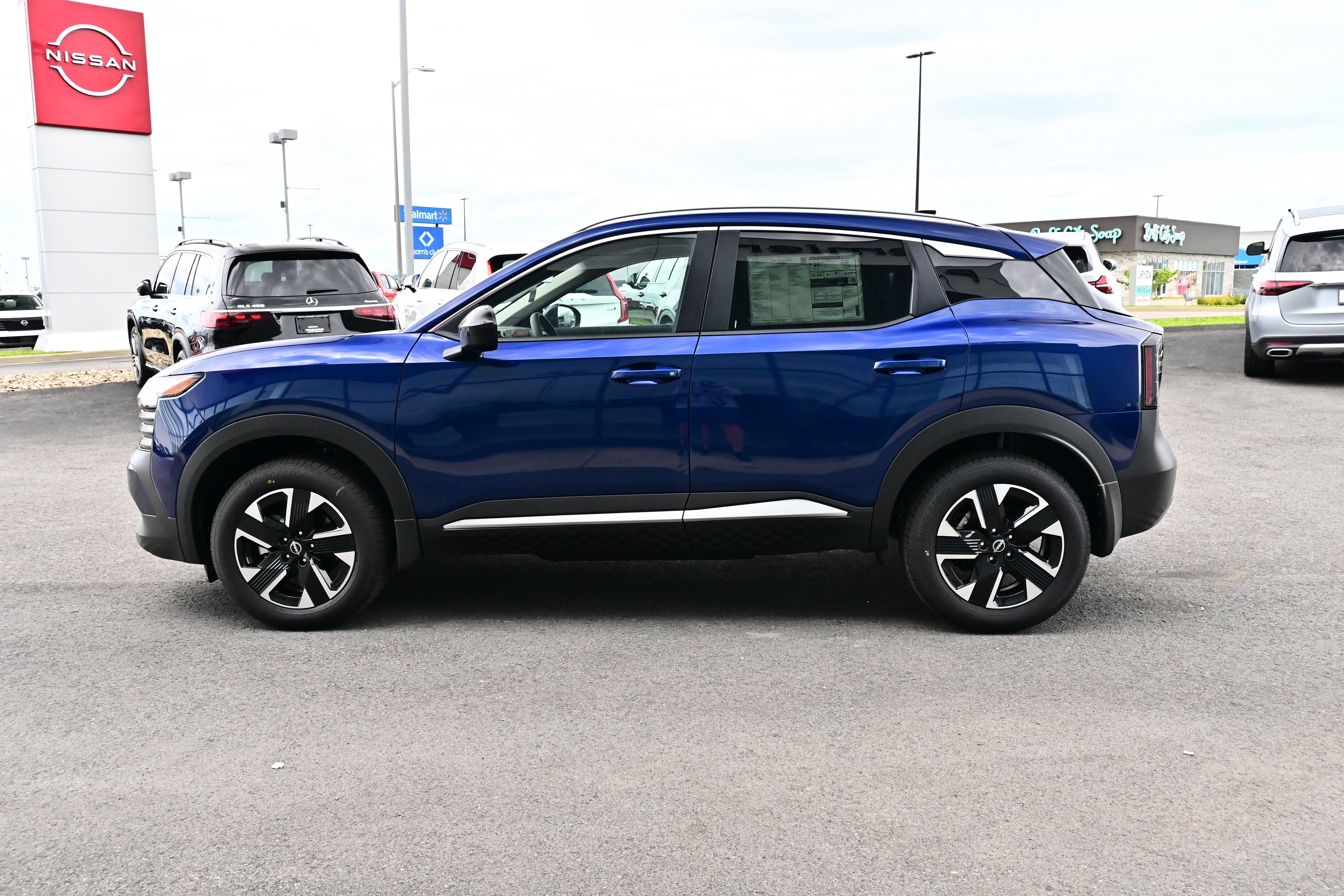 New 2026 Nissan Kicks SV w/ SV Premium Package AWD/4WD image 5