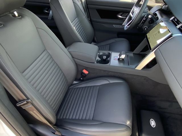 New 2025 Land Rover Discovery Sport S AWD/4WD image 12