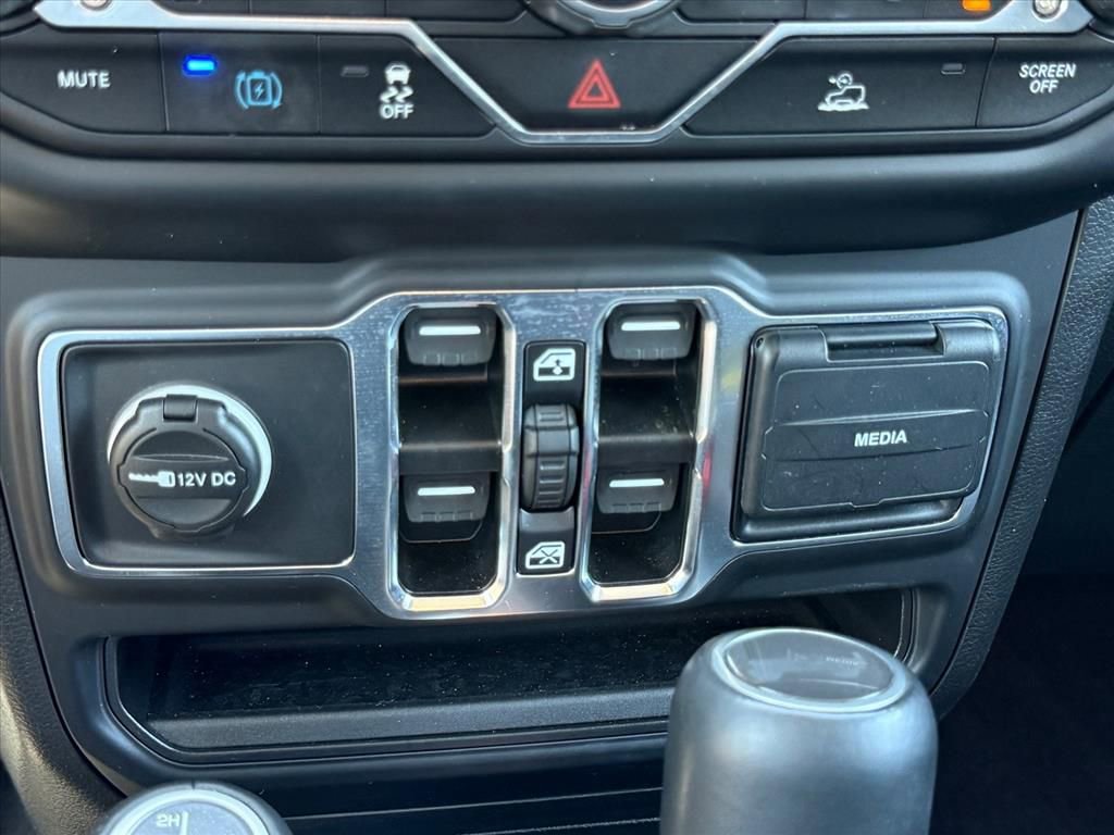Used 2023 Jeep Wrangler Unlimited Sahara w/ Cold Weather Group image 18