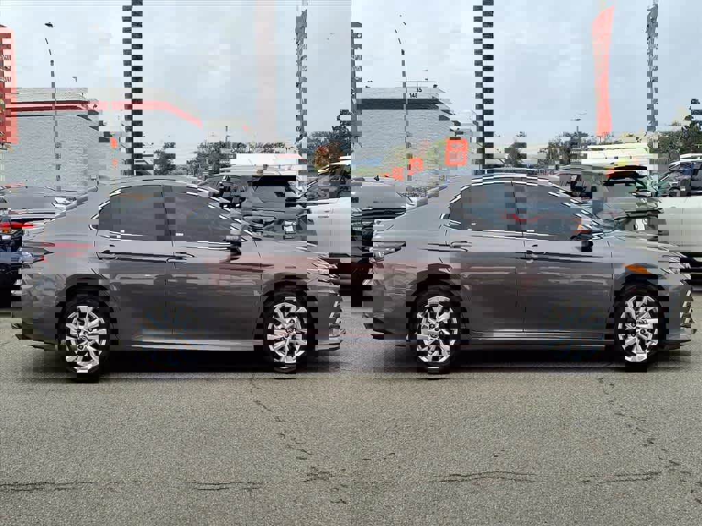 Certified 2023 Toyota Camry LE image 3