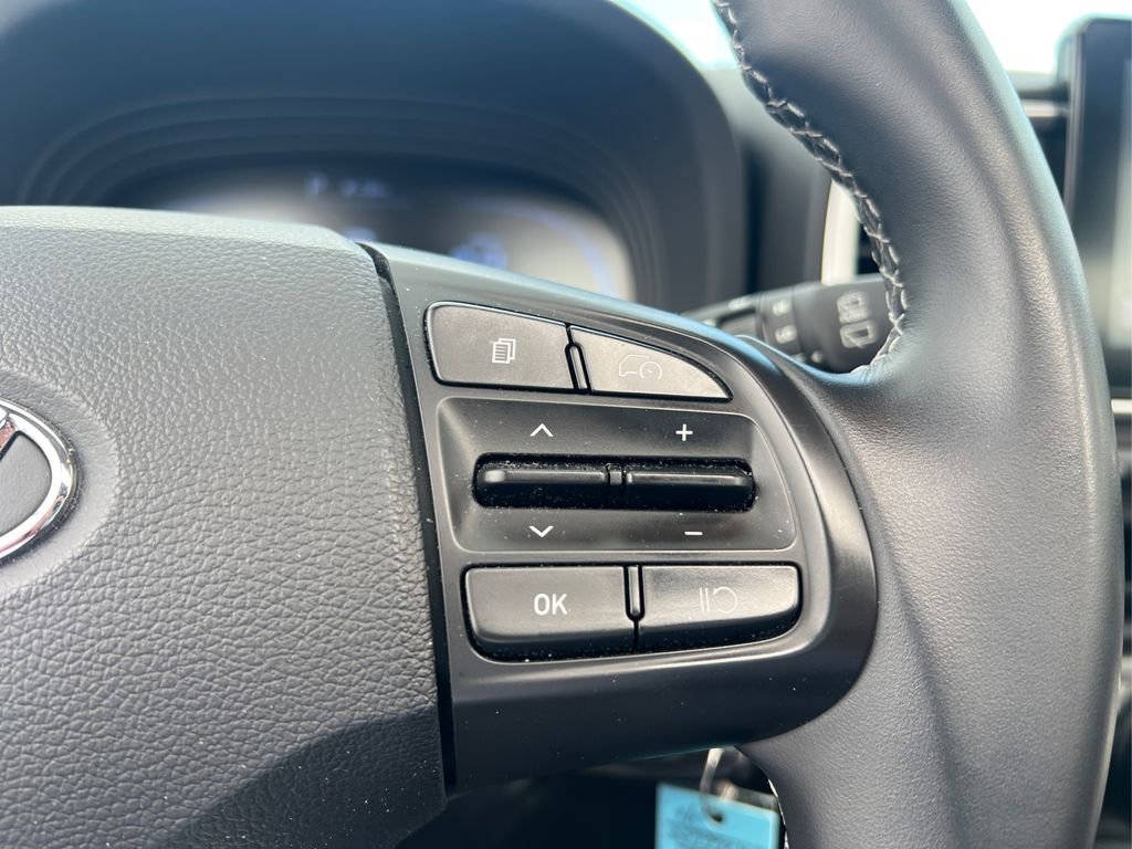 Certified 2023 Hyundai Venue SEL image 14