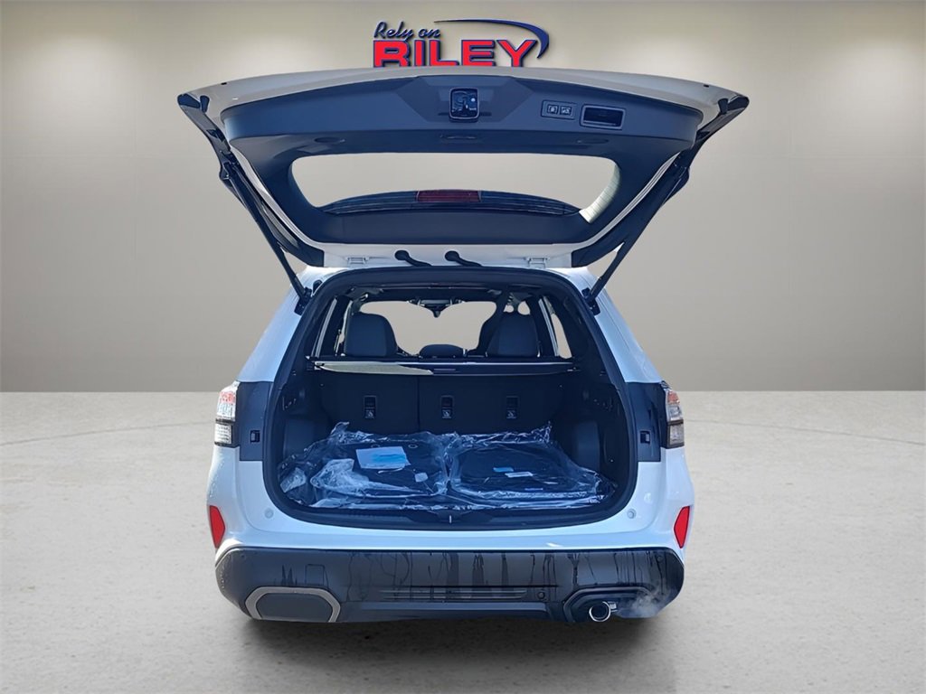 Used 2025 Subaru Forester Limited image 11