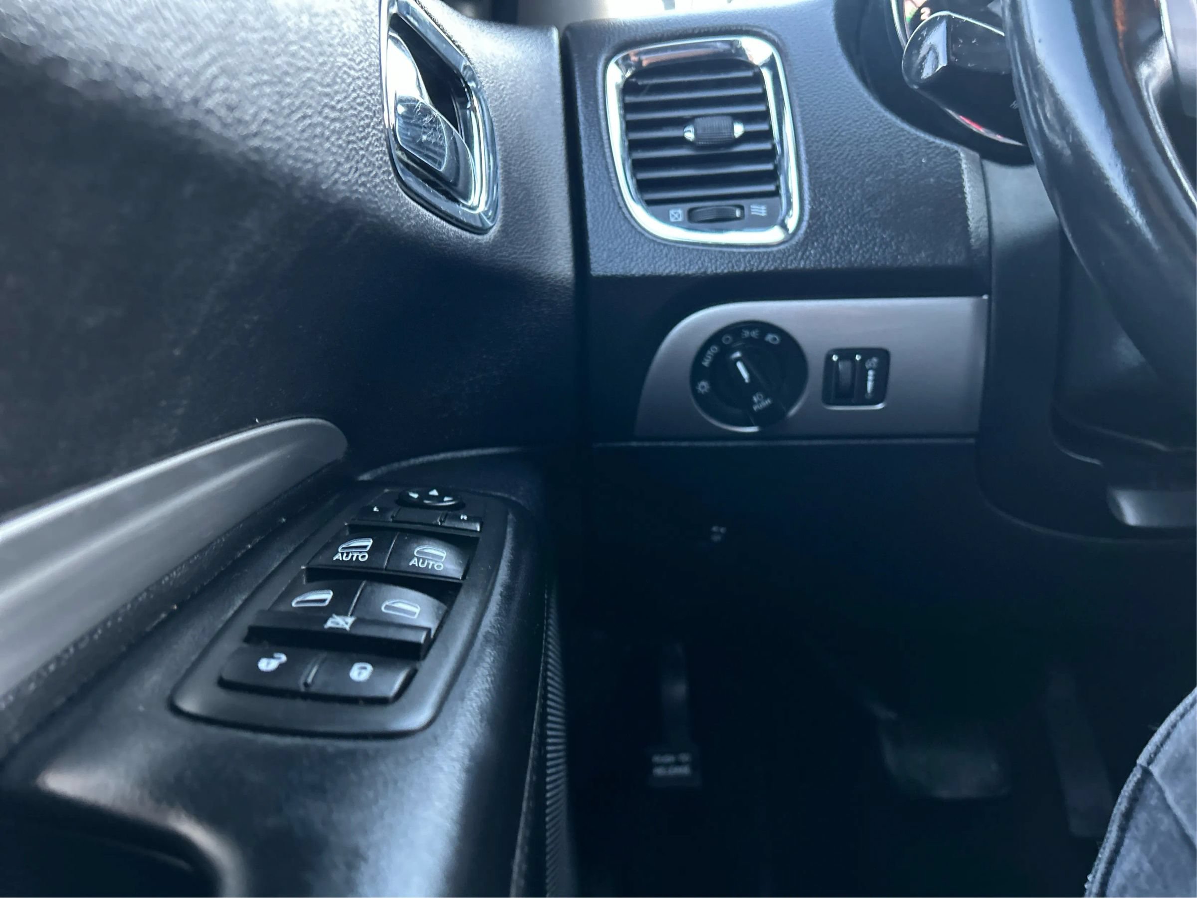 Used 2013 Dodge Durango SXT AWD/4WD image 28