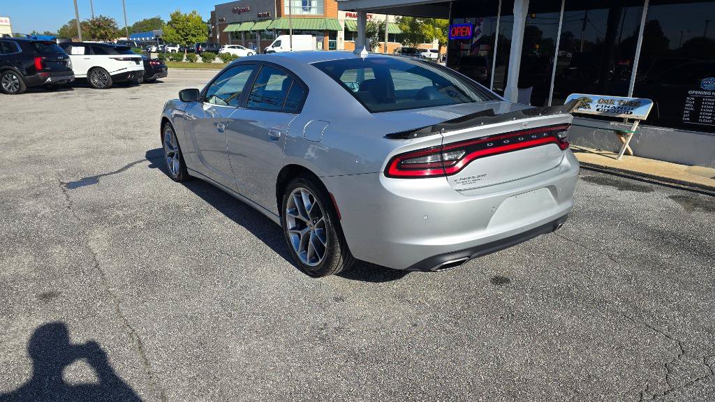 Used 2022 Dodge Charger SXT w/ Plus Group RWD image 5