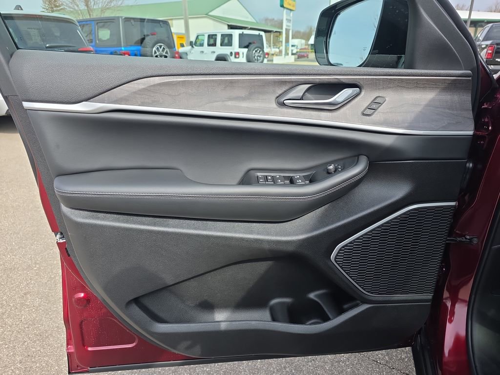 New 2026 Jeep Grand Cherokee Limited image 27