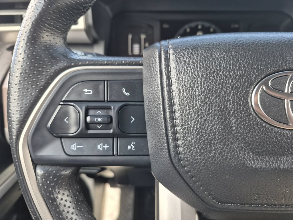 Used 2025 Toyota 4Runner SR5 AWD/4WD image 18