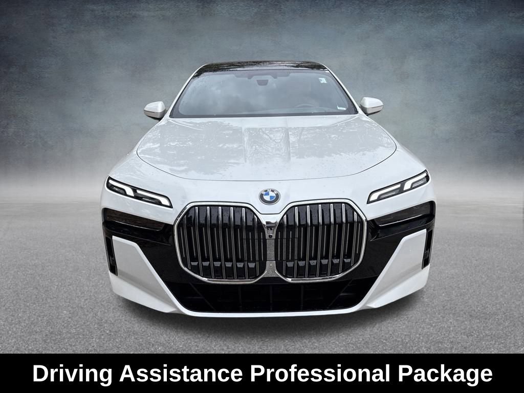 Used 2025 BMW 740i xDrive image 10