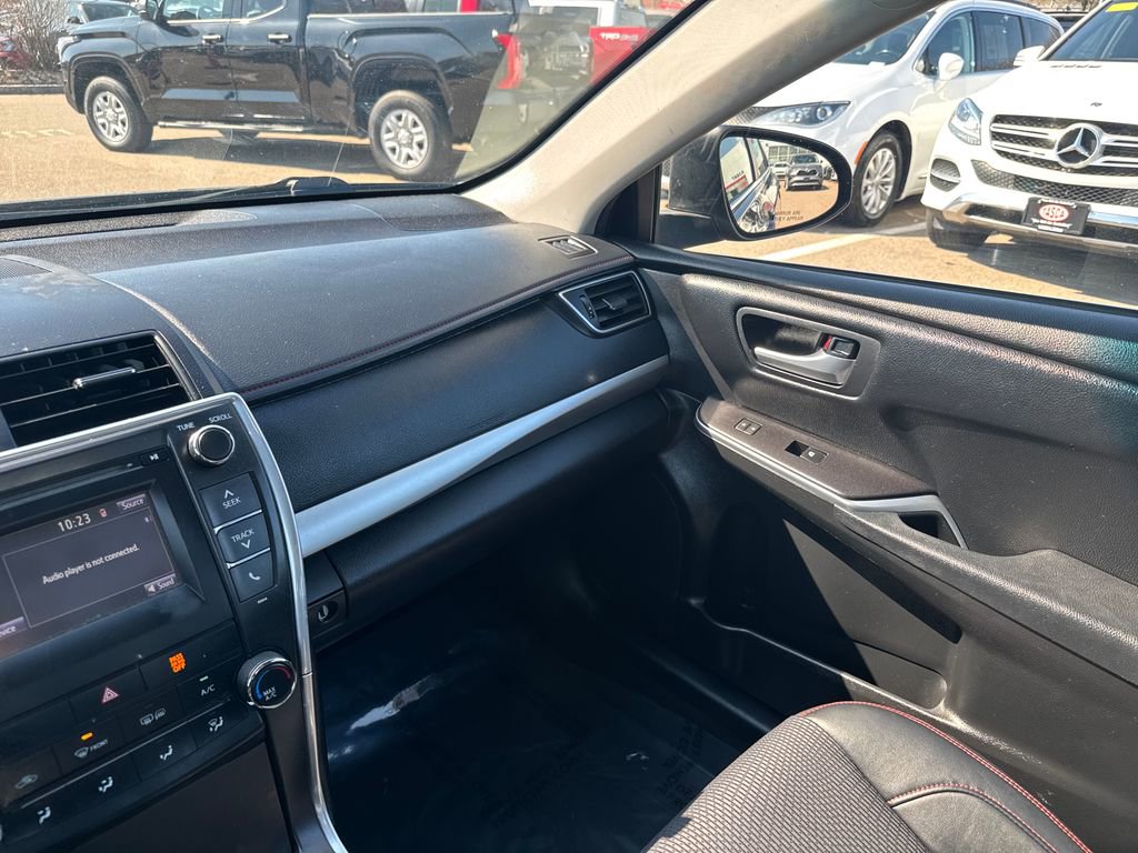 Used 2016 Toyota Camry SE image 26