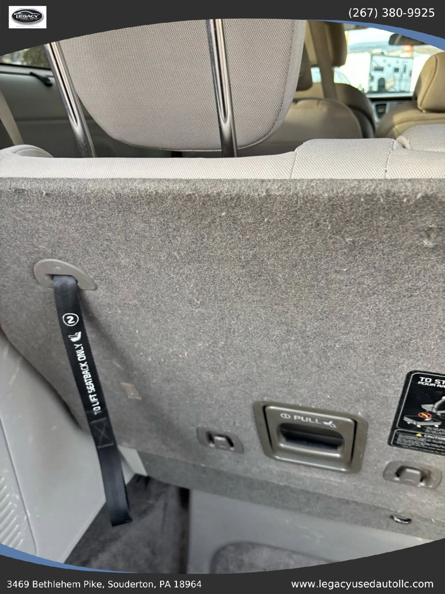 Used 2015 Kia Sedona LX w/ LX Convenience Package image 34