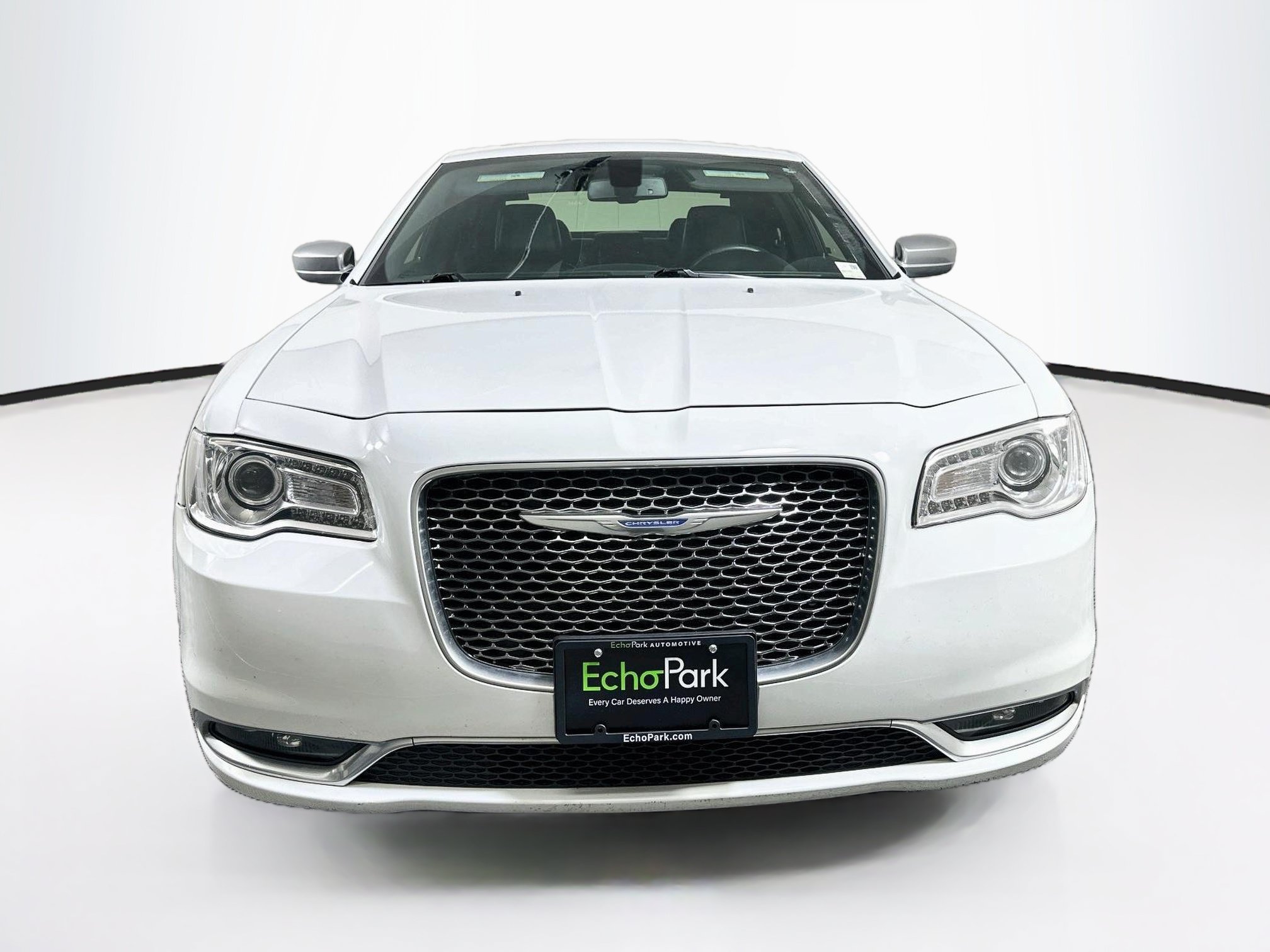 Used 2018 Chrysler 300 C w/ Sun, Sound & Nav Package RWD image 2