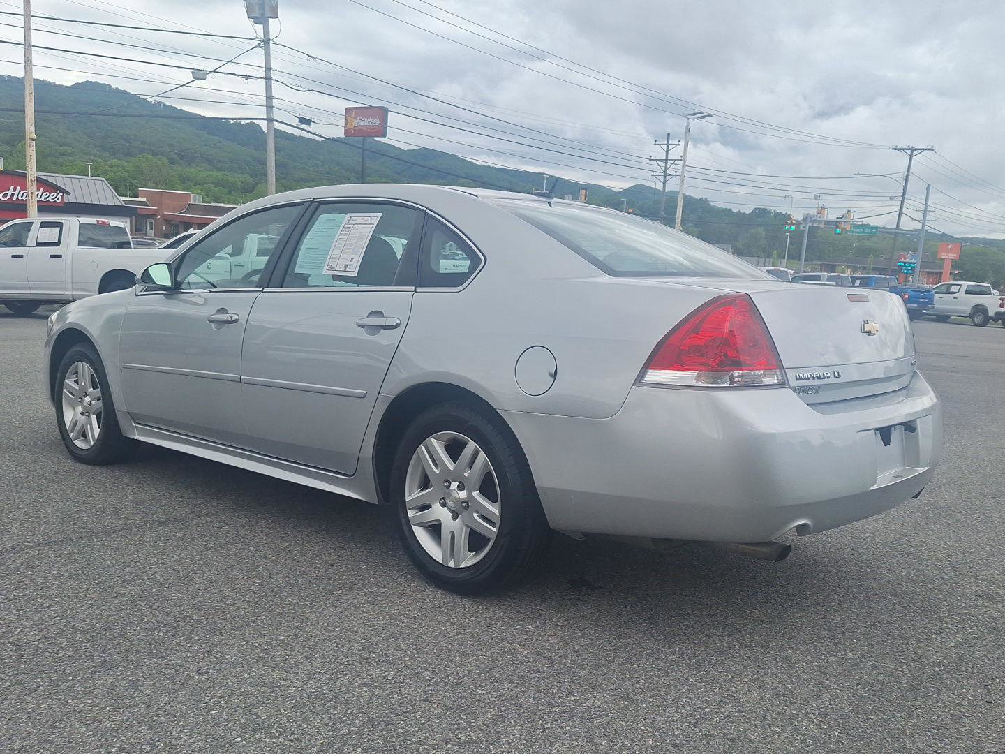 Used 2016 Chevrolet Impala LT FWD image 5