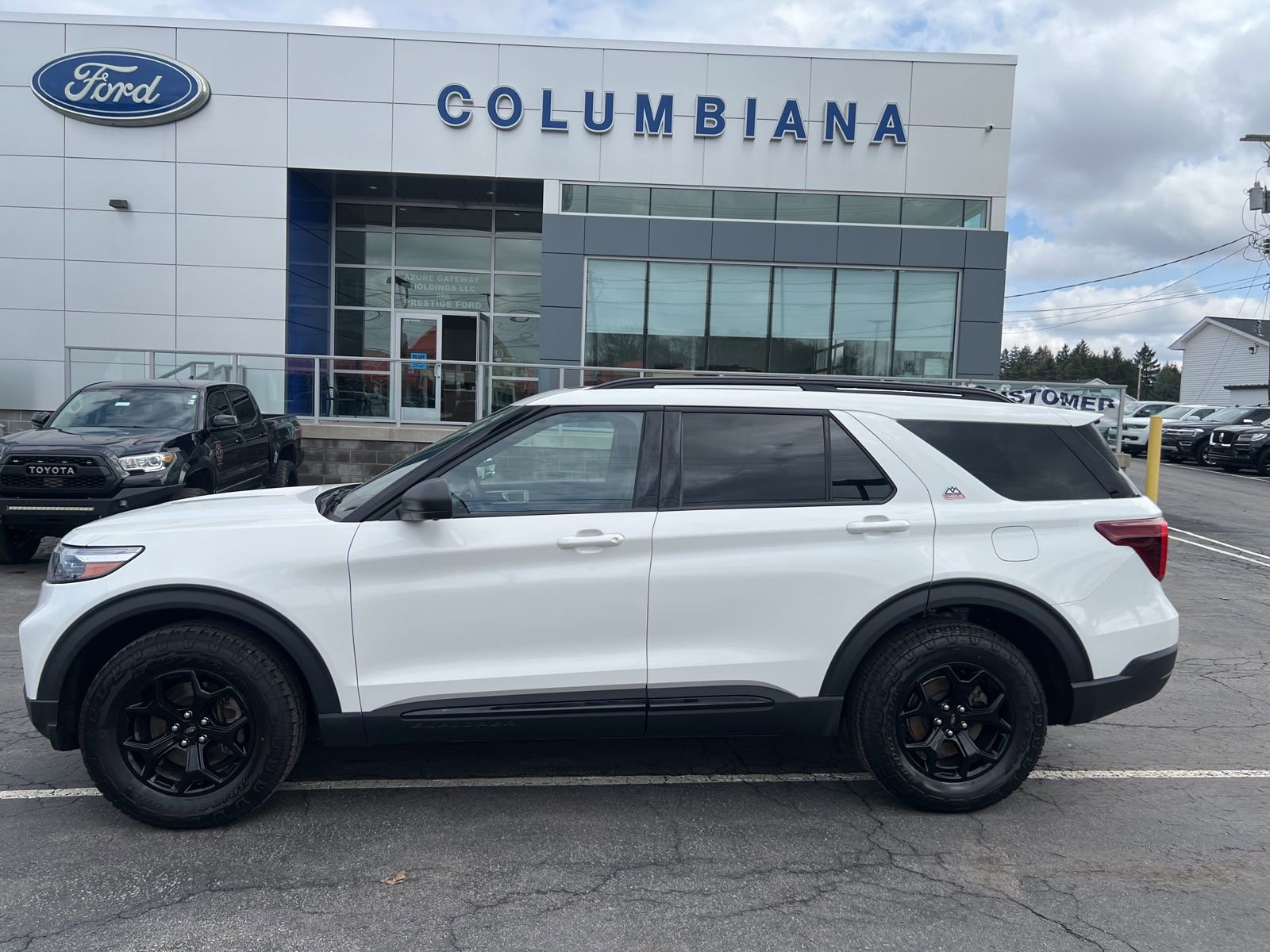 Used 2023 Ford Explorer Timberline AWD/4WD image 2