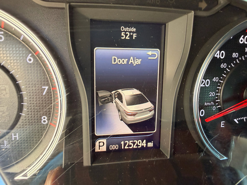 Used 2015 Toyota Camry SE image 19