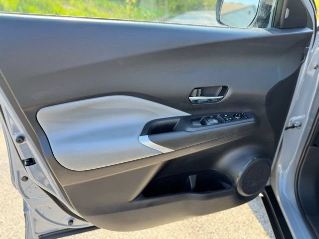 Used 2023 Nissan Kicks SR w/ SR Premium Package FWD image 9