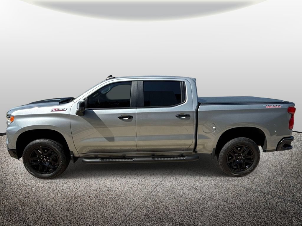 Used 2024 Chevrolet Silverado 1500 LT Trail Boss w/ LT Trail Boss Premium Package AWD/4WD image 3