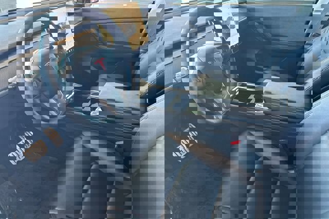 Used 2022 Tesla Model Y Performance image 11