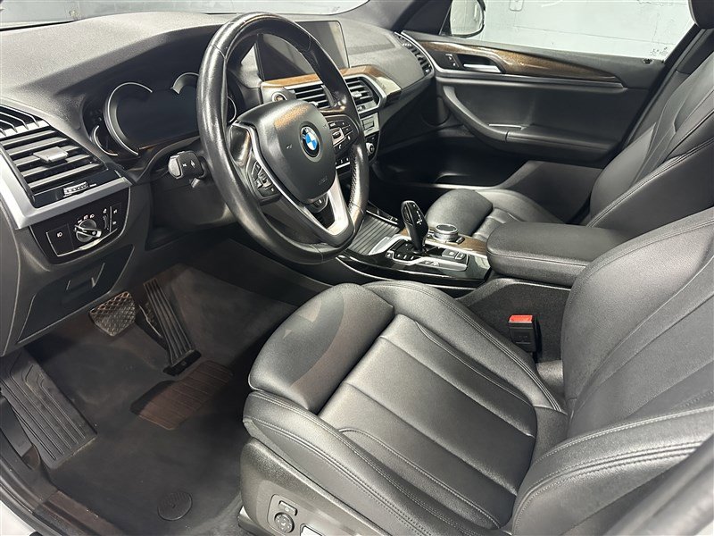 Used 2018 BMW X3 xDrive30i AWD/4WD image 2