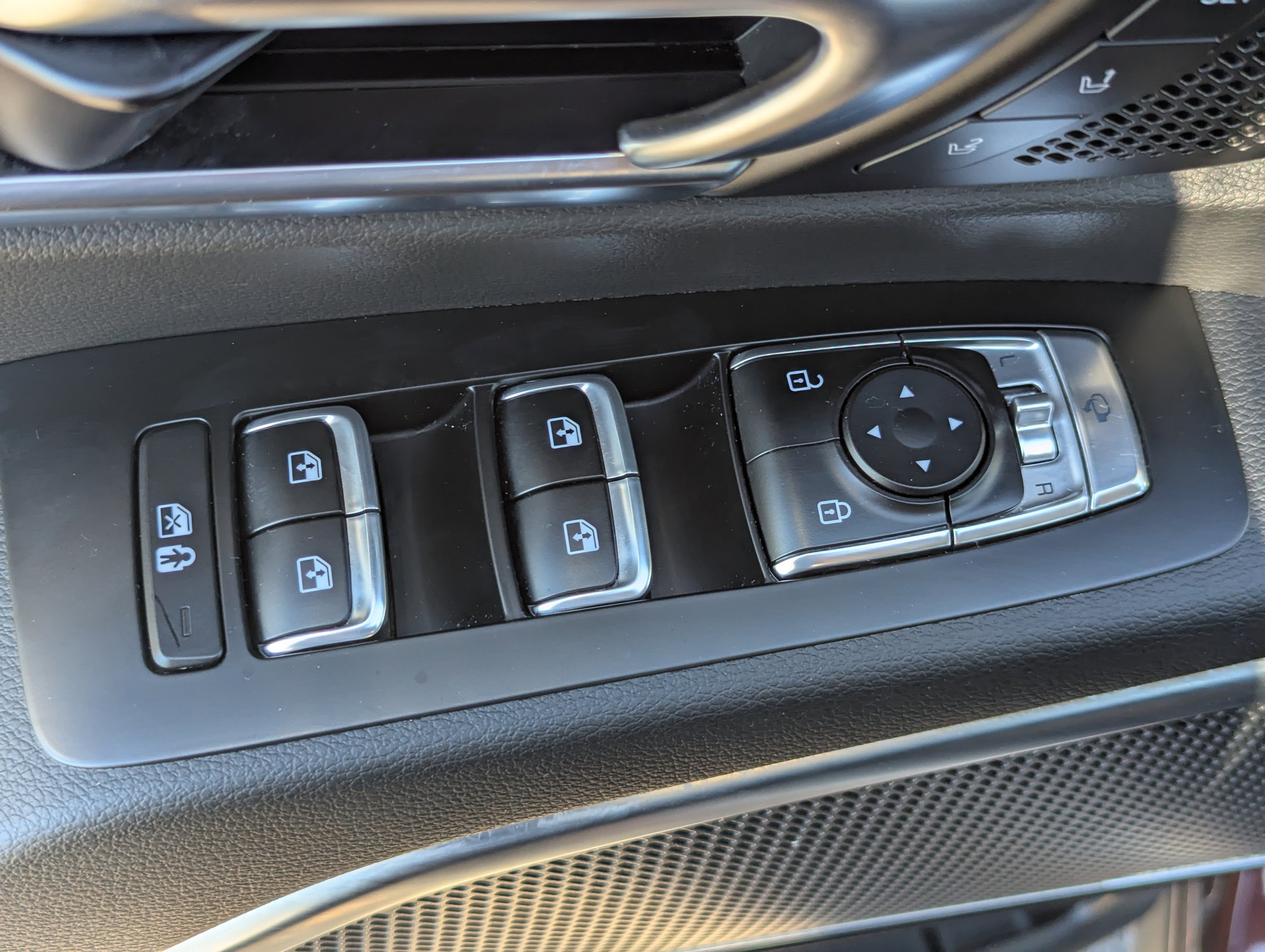 Certified 2022 Kia Telluride SX w/ Towing Package image 22