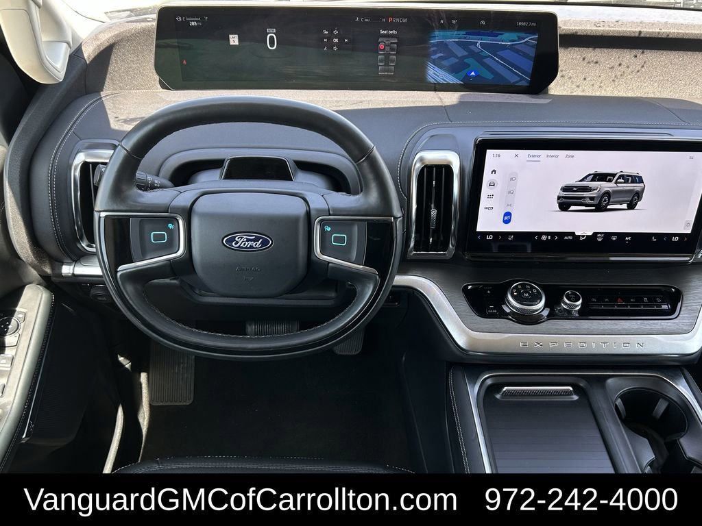 Used 2025 Ford Expedition Platinum image 12
