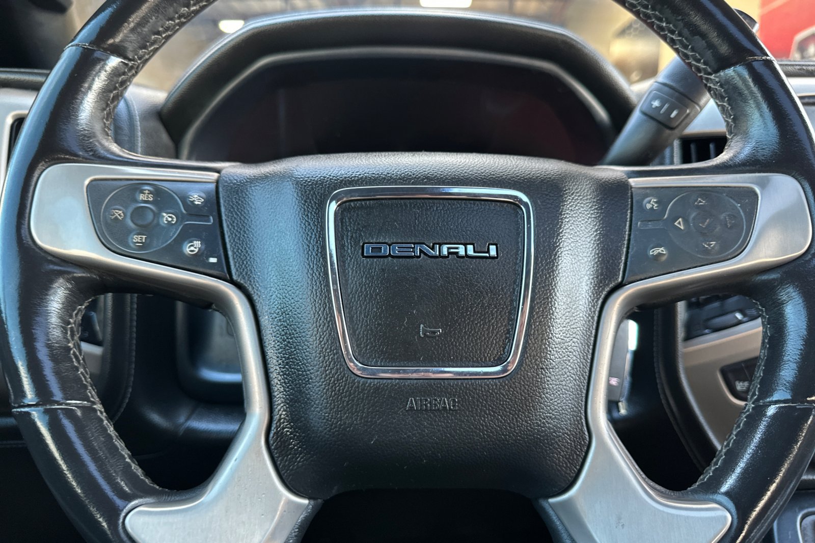Used 2015 GMC Sierra 2500 Denali w/ Duramax Plus Package AWD/4WD image 33