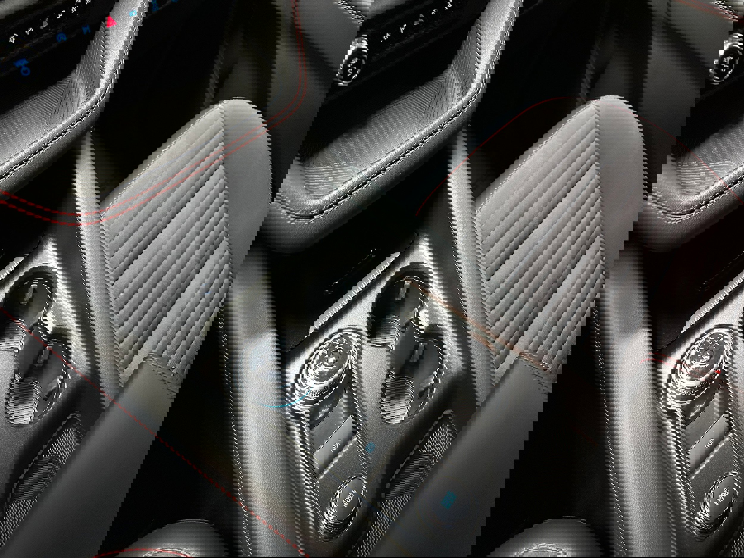 Certified 2025 Ford Explorer ST-Line image 22