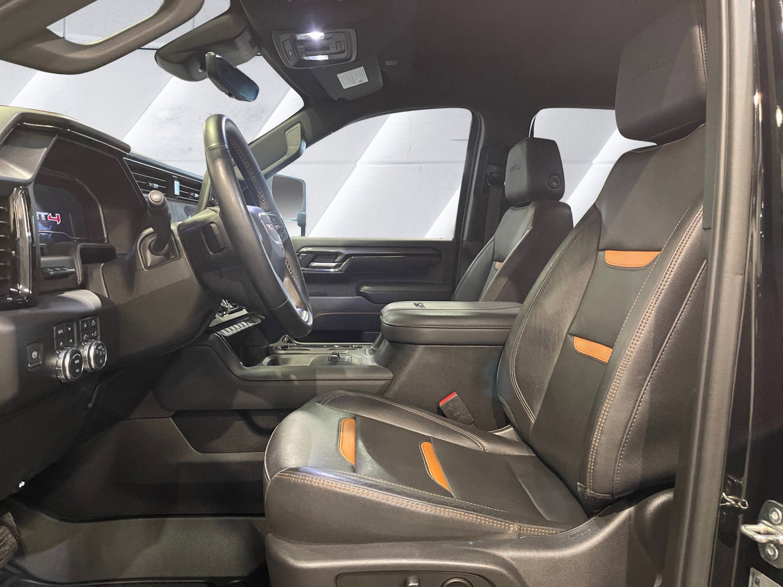 Used 2024 GMC Sierra 3500 AT4 AWD/4WD image 10