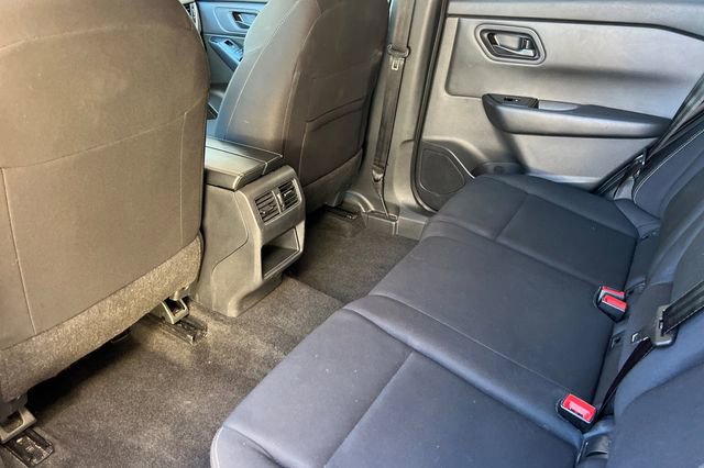 Used 2024 Nissan Rogue S image 16