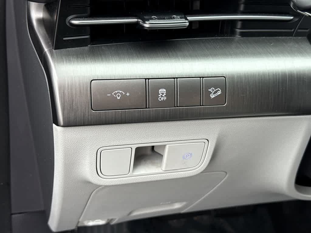 Used 2024 Hyundai Kona SEL AWD/4WD image 14