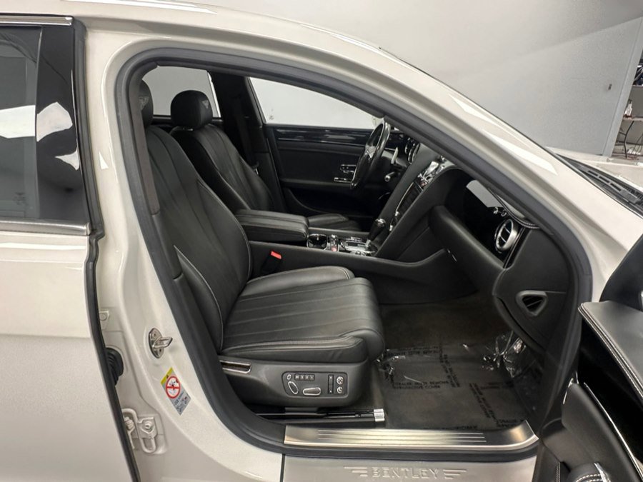 Used 2016 Bentley Flying Spur V8 image 23