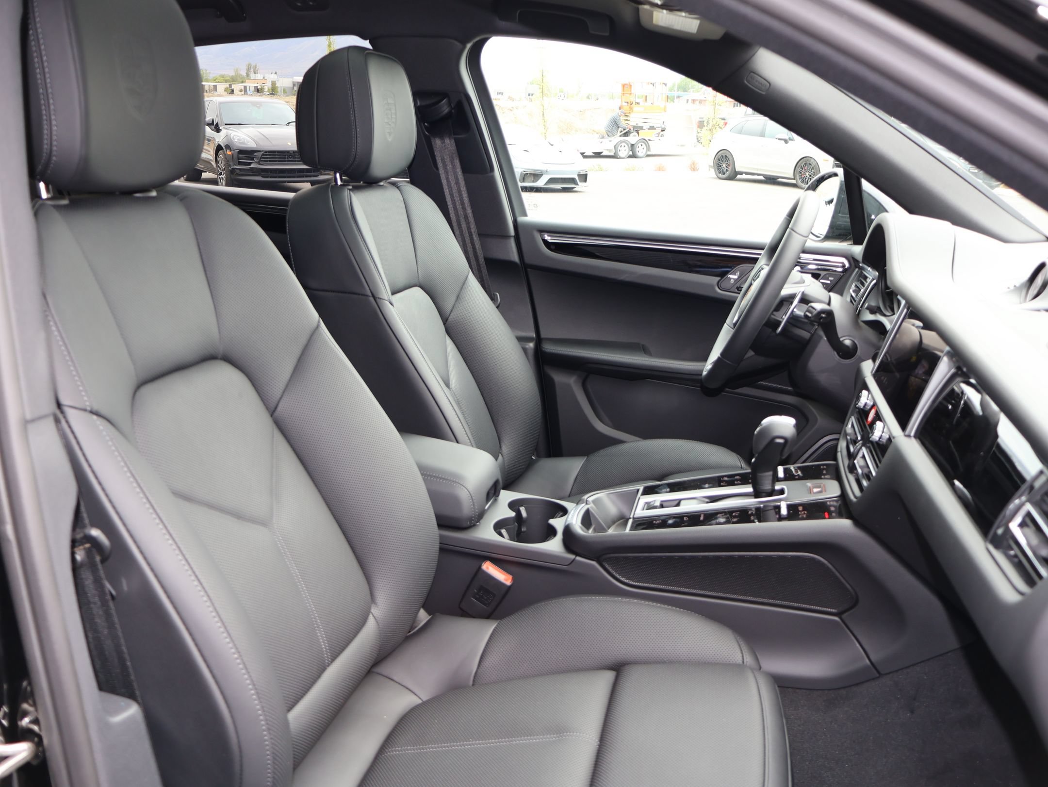 New 2026 Porsche Macan AWD/4WD image 26