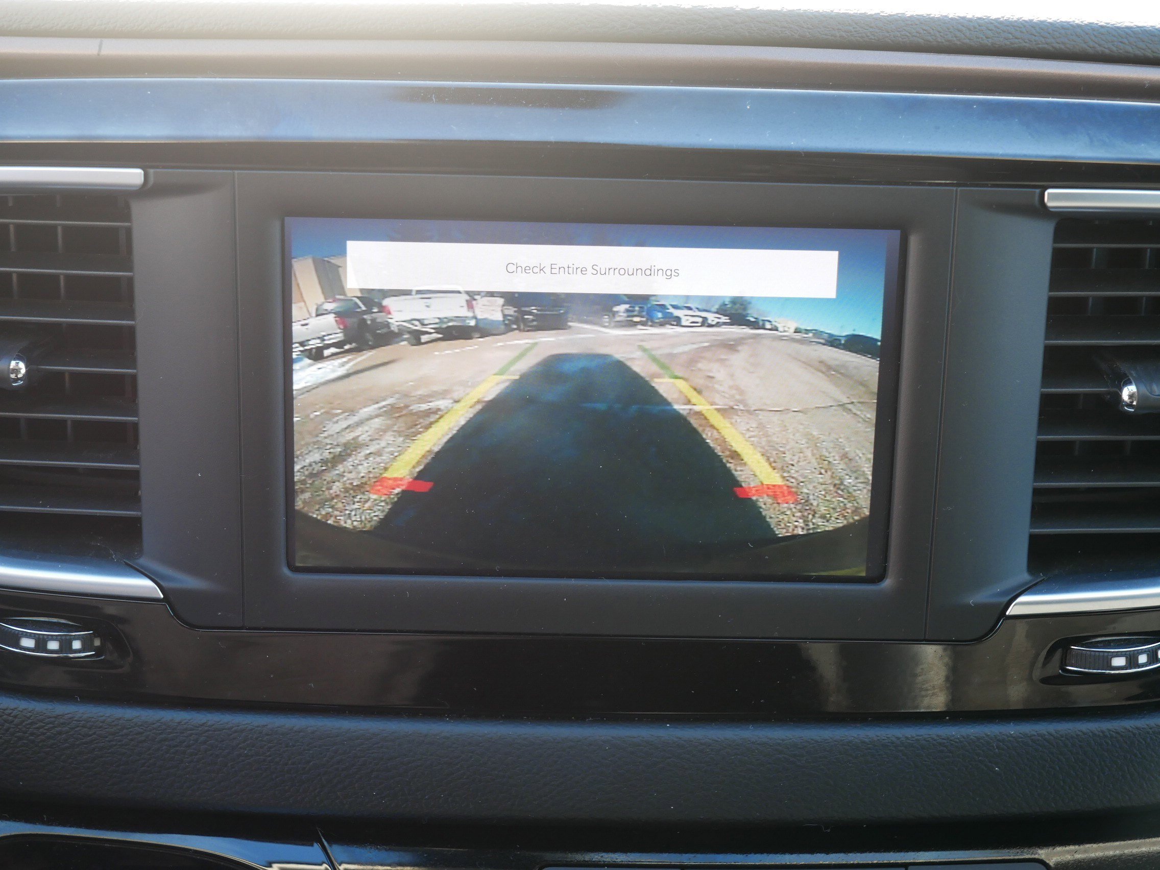 Used 2022 Chrysler Voyager LX image 27