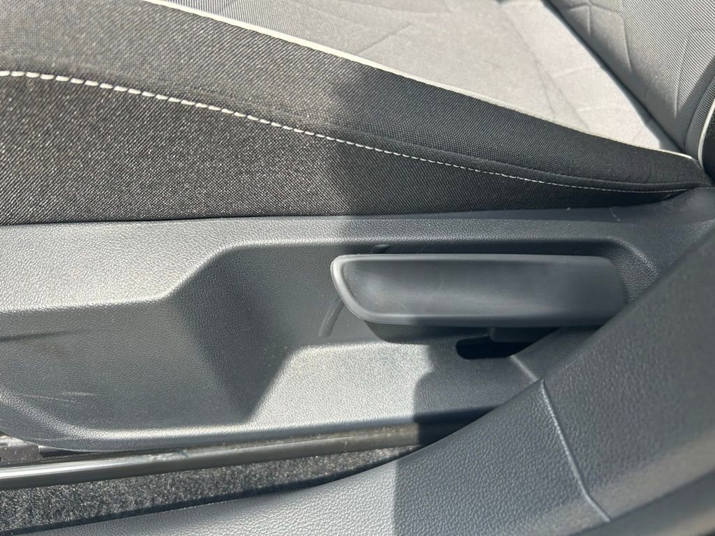 Used 2025 Volkswagen Jetta Sport image 51