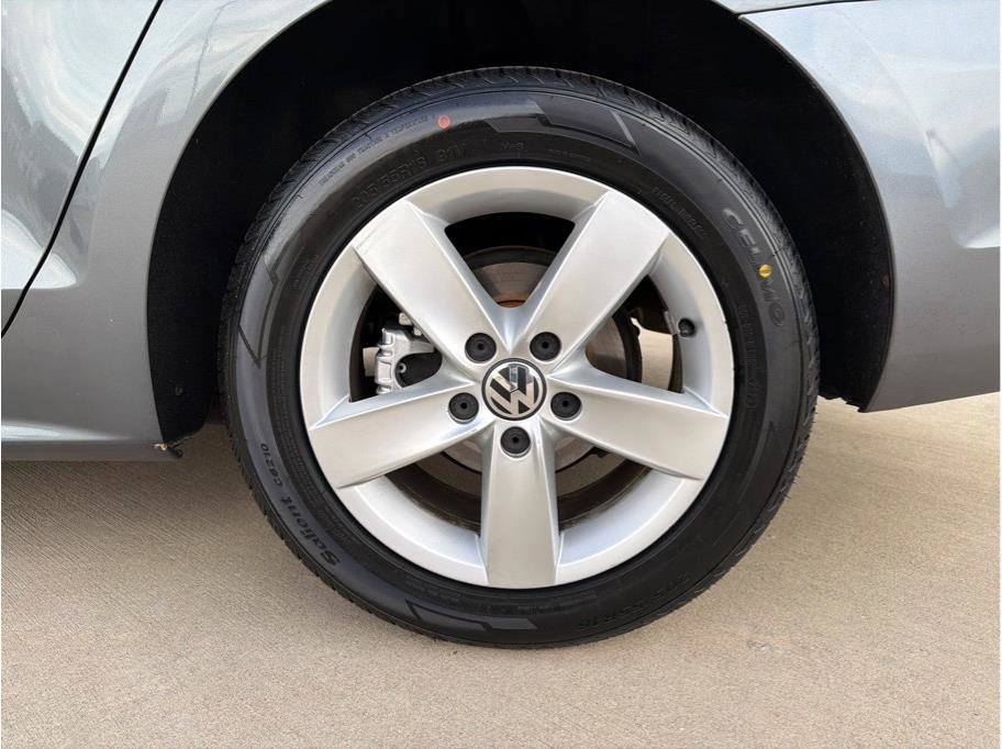 Used 2013 Volkswagen Jetta TDI image 25