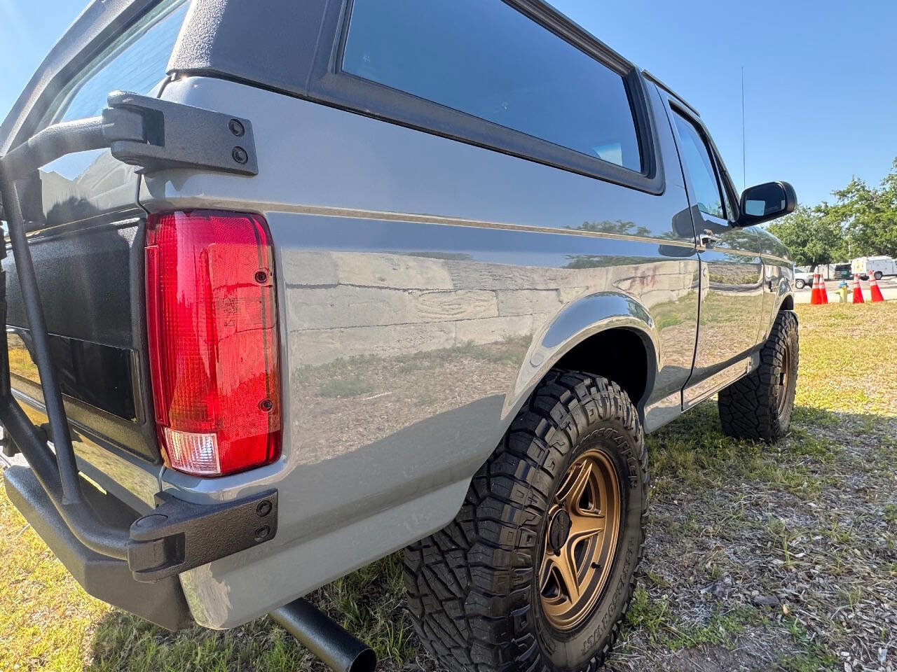 Used 1995 Ford Bronco XLT image 18