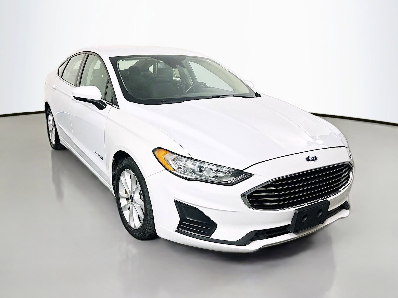 Used 2019 Ford Fusion SE FWD video 1