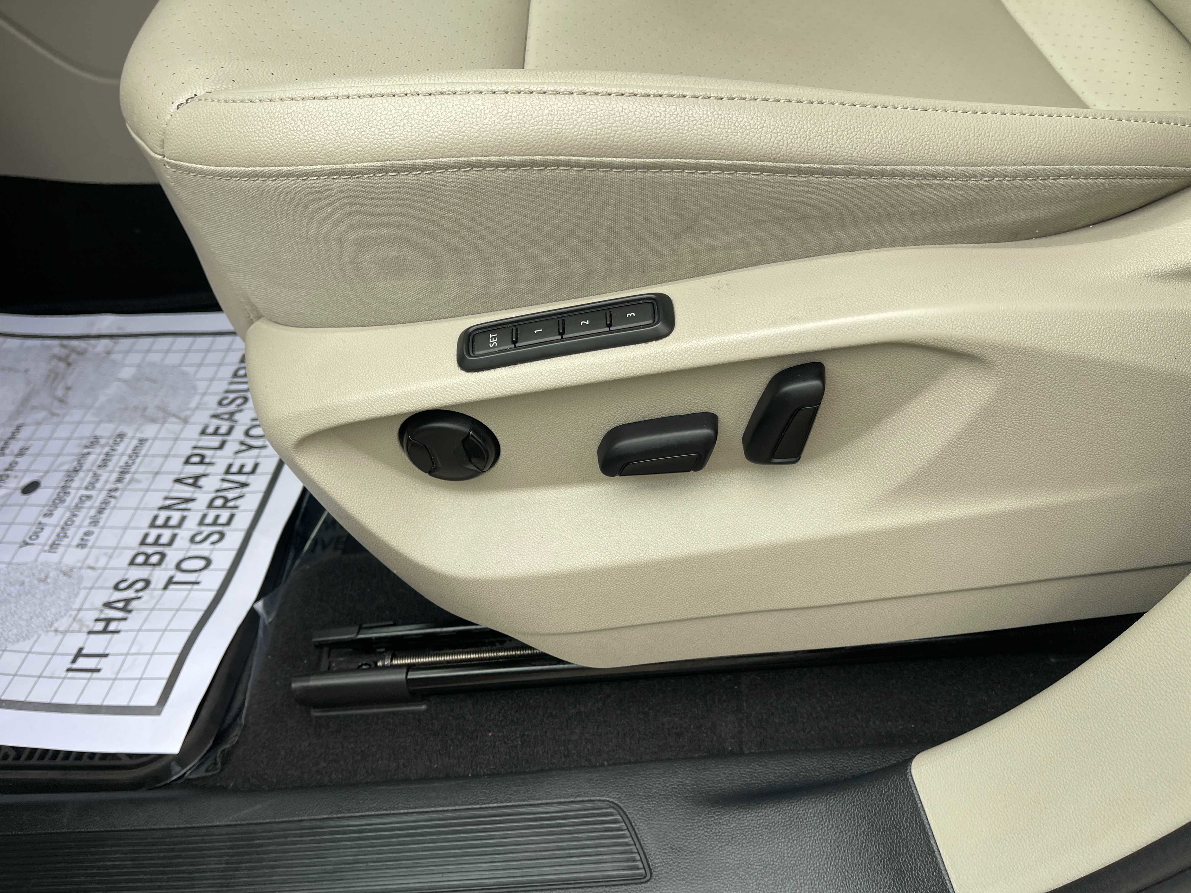 Used 2019 Volkswagen Atlas SE w/ Towing Package FWD image 24
