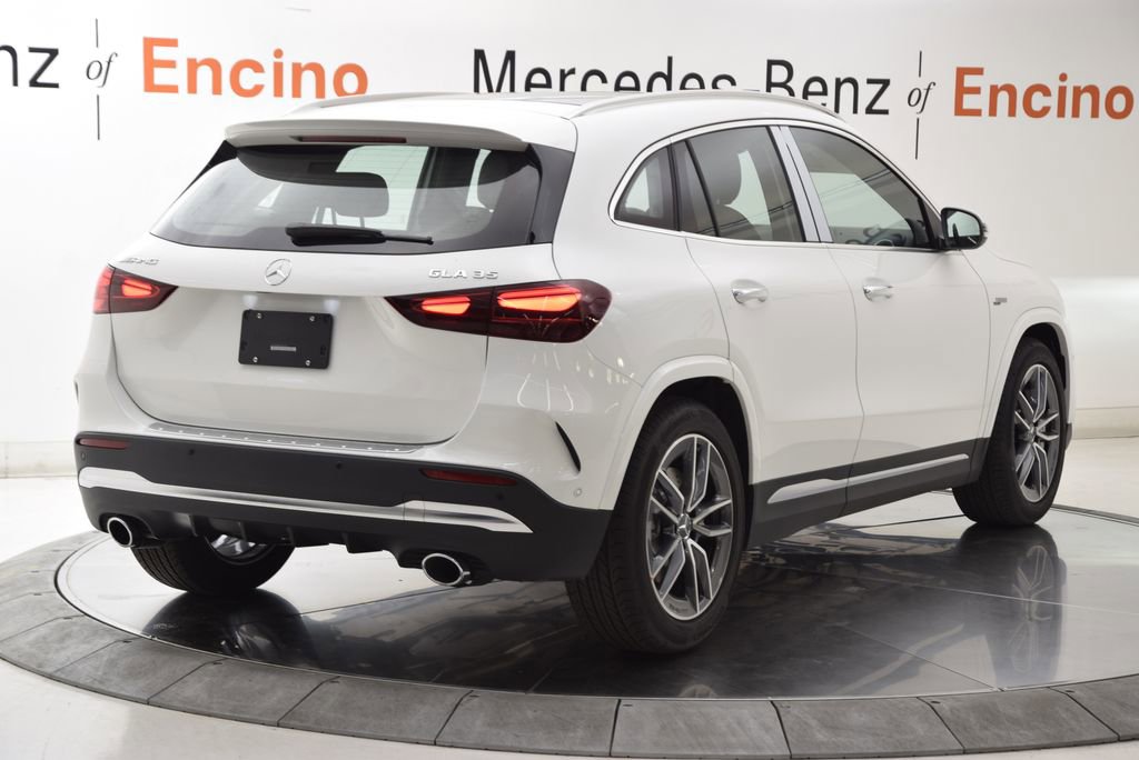 New 2026 Mercedes-Benz GLA 35 AMG 4MATIC image 6