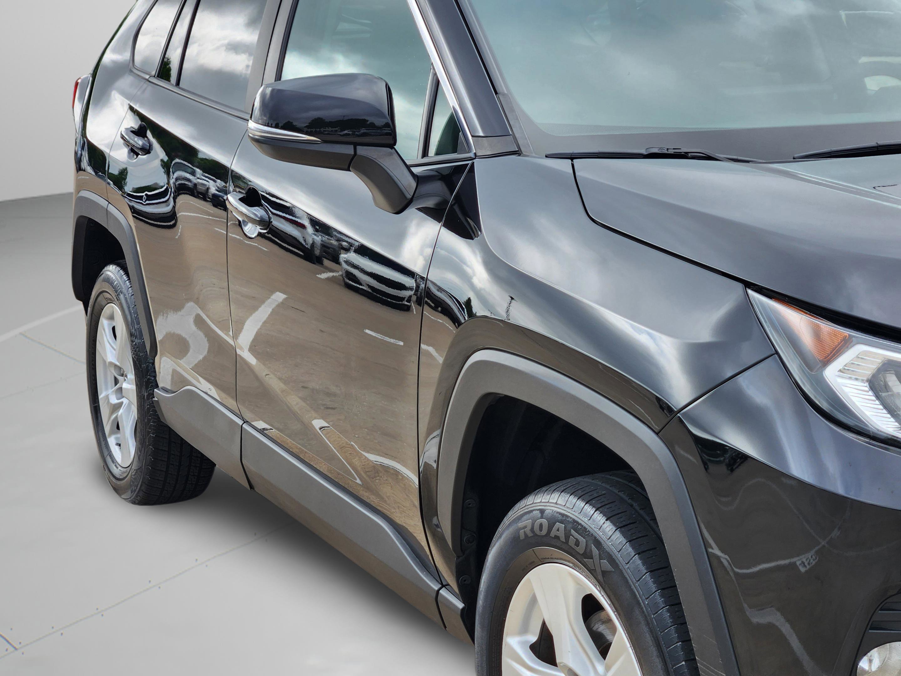 Used 2021 Toyota RAV4 XLE w/ Convenience Package image 33