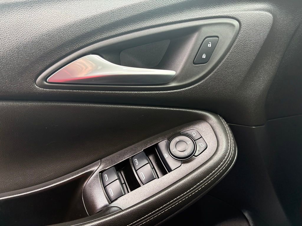 Used 2024 Buick Encore GX Sport Touring AWD/4WD image 22