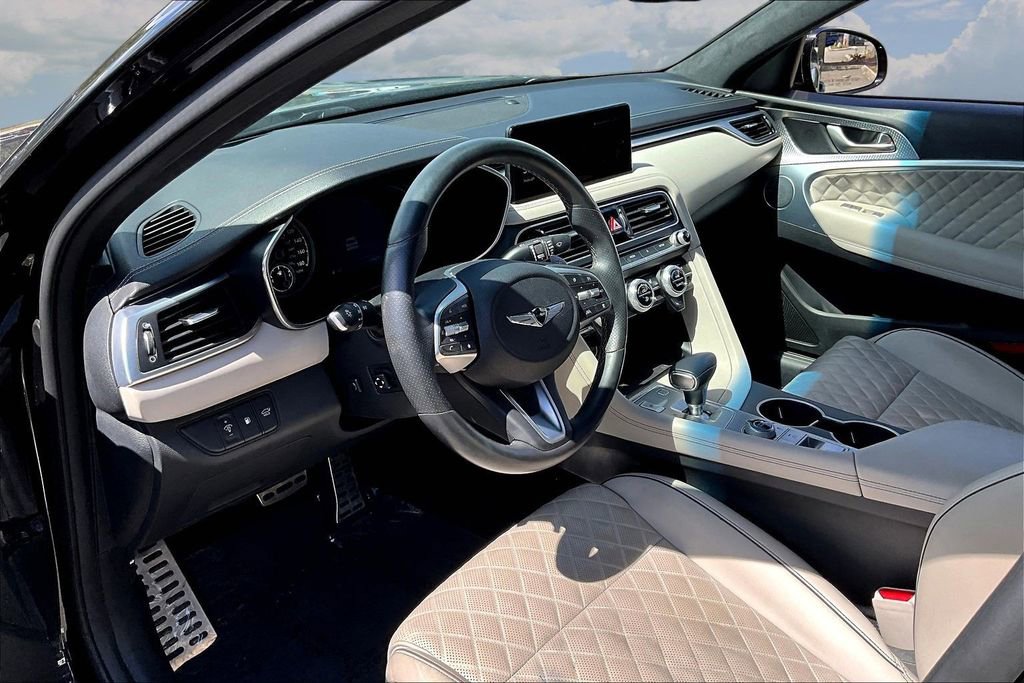 Used 2023 Genesis G70 3.3T w/ Sport Prestige Package RWD image 17