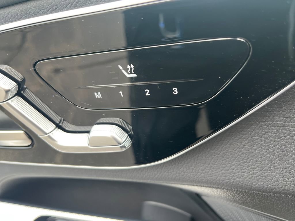 Used 2025 Mercedes-Benz GLC 350e 4MATIC image 21