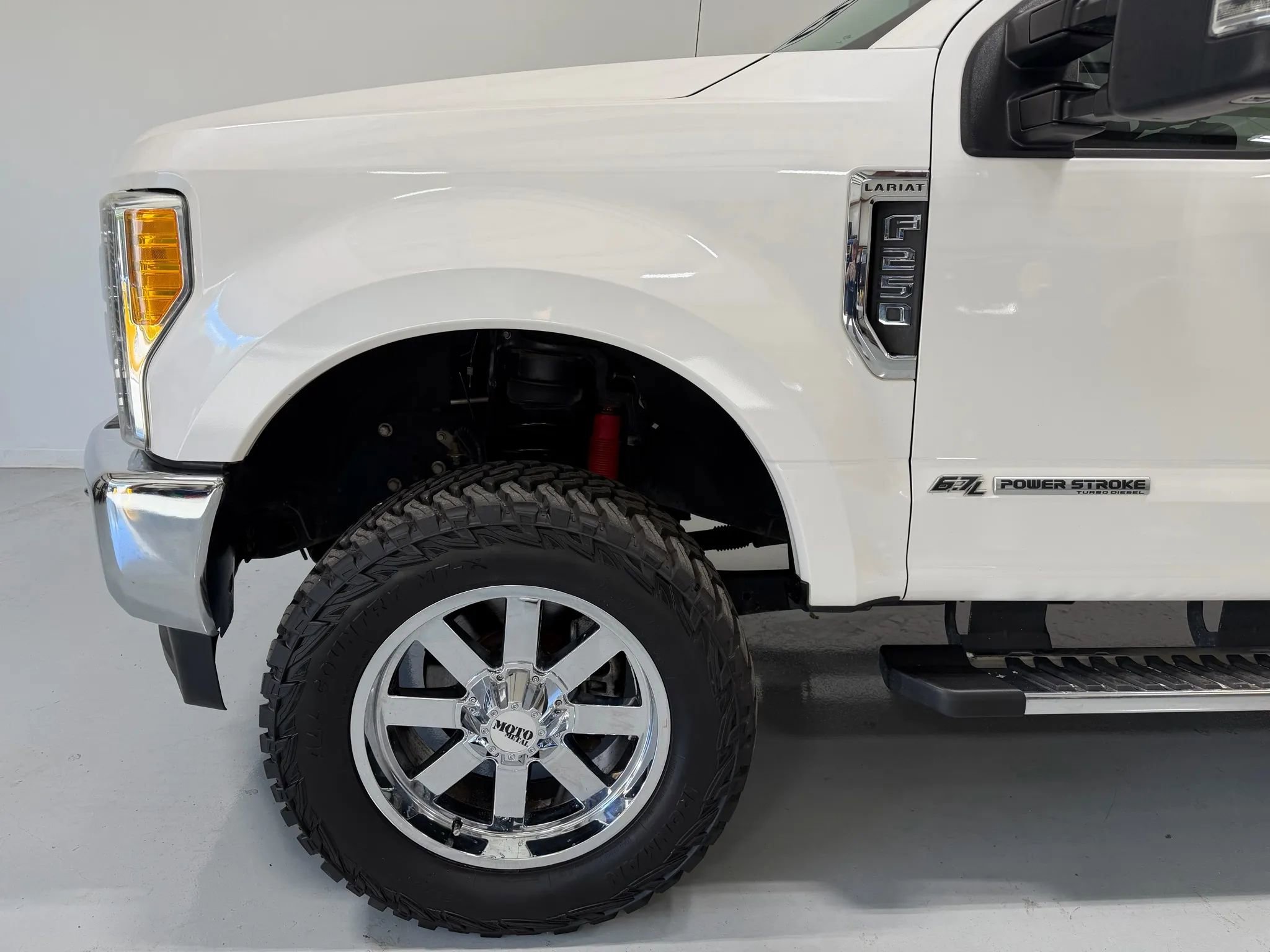 Used 2017 Ford F250 Lariat w/ Chrome Package image 10
